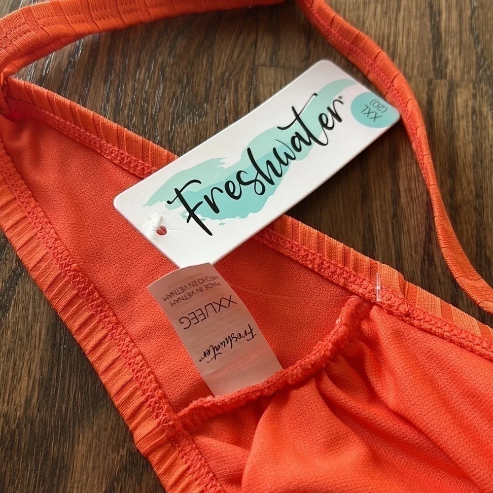 NWT Freshwater Ribbed design and an O-ring detail on this bikini top XXL orange